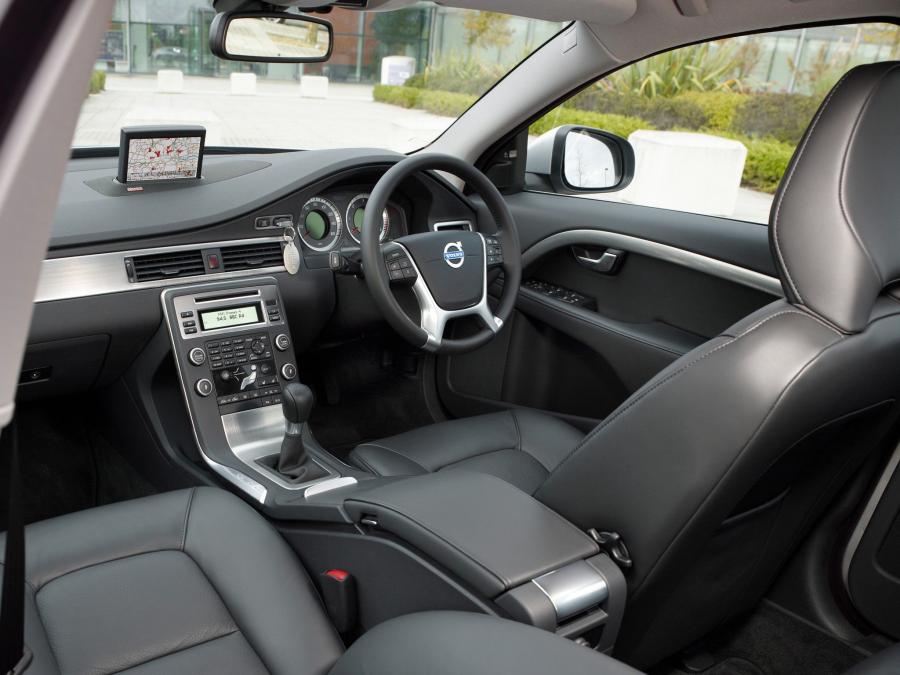  Volvo V70 DRIVe Efficiency 2009 года  (UK) (фото 3 из 10)
